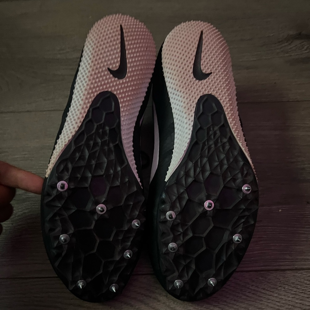 Track cleats - Picture 3 of 3